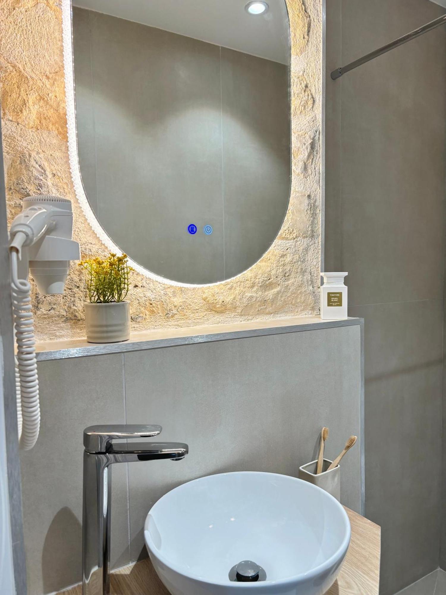 Hotel Paris Amore Paris